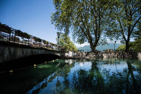 Annecy stad där Island har sitt basläger