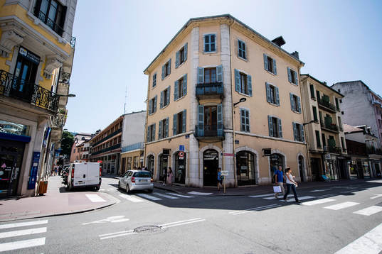 Annecy stad där Island har sitt basläger