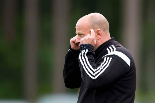 Piteås tränare Stellan Carlsson agerar