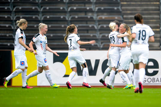 Umeås Julia Hellström jublar