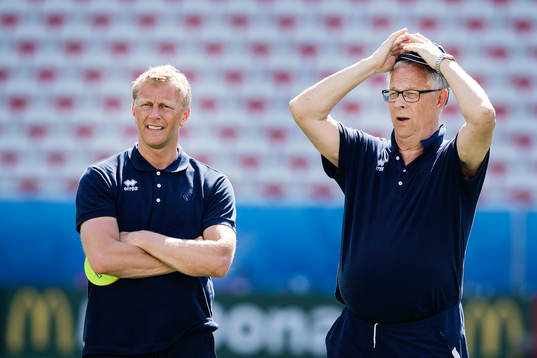 Förbundskaptener Heimir Hallgrimsson och Lars Lagerbäck