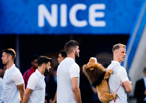 Bläddra bland fler bilder av Fotbolls-EM 2016, dag 17, England, presskonferens och arena