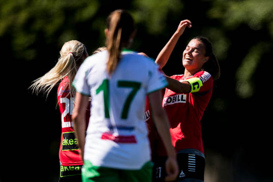 LB07s Anna Welin (th) jublar