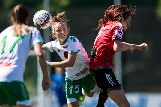Hammarbys Julia Zigiotti Olme och LB07s Malin Gunnarsson