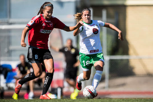 LB07s Josefine Rydle och Hammarbys Filippa Angeldal