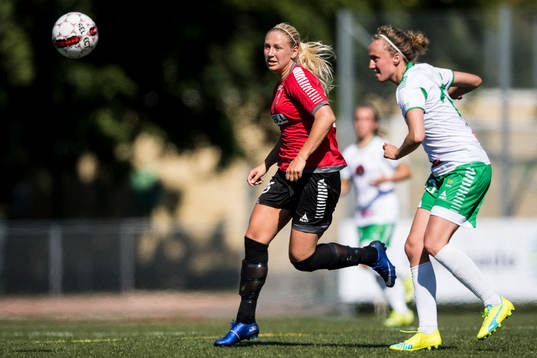 LB07s Johanna Ejdelind och Hammarbys Hanna Olsson