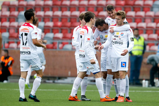 Örgrytes Sebastian Ohlsson jublar