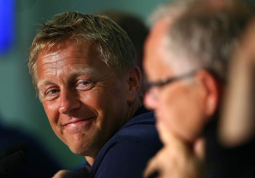 I denna handout-bild från UEFA ses förbundskapten Heimir
