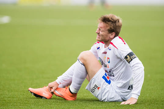 Örgrytes Sebastian Ohlsson tar sig för tårna