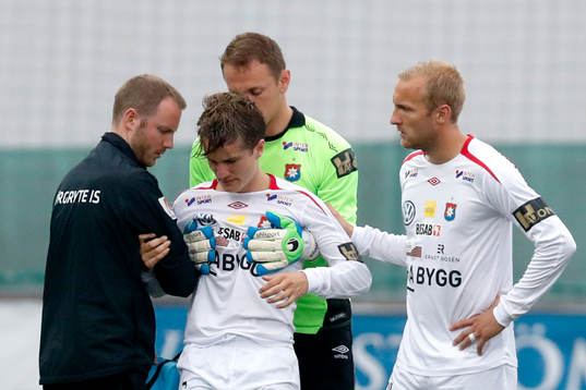 Örgrytes målvakt Robertino Kljajic och Niklas Klingberg