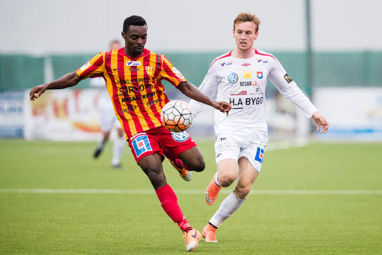 Syrianskas Success Nwousu och Örgrytes Sebastian Ohlsson