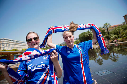 Hanna Dora Jonsdottir och Asta Magnea Einarsdottir är