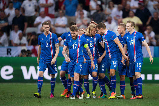 Islands Birkir Saevarsson, Aron Gunnarsson, Birkir