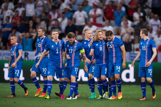 Islands Birkir Saevarsson, Aron Gunnarsson, Birkir
