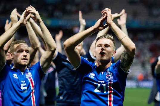 Islands Sverrir Ingason och Arnor Ingvi Traustason jublar