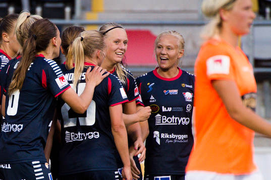 Linköpings Stina Blackstenius jublar
