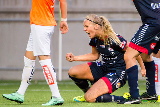 Linköpings Stina Blackstenius jublar