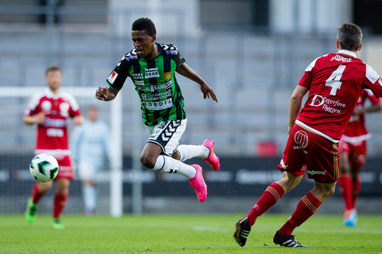 GAIS Luther Singh mot Degerfors Marcus De Bruin