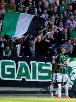 GAIS Johan Lundgren jublar ihop med Luther Singh