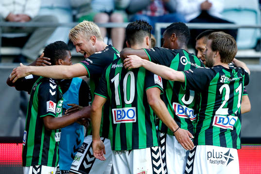 GAIS Luther Singh jublar med lagkamraterna