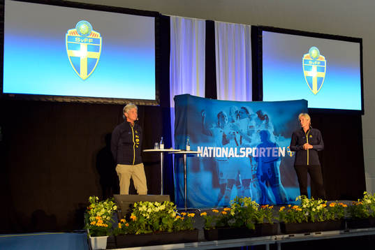Sveriges förbundskapten Pia Sundhage och Sveriges