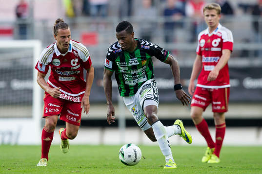 GAIS Liam Loyd Davies före Degerfors Jonathan Azulay