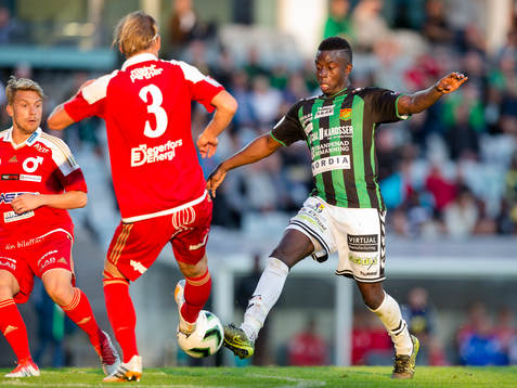 Degerfors Hampus Zackrisson mot GAIS Kieron Cadogan