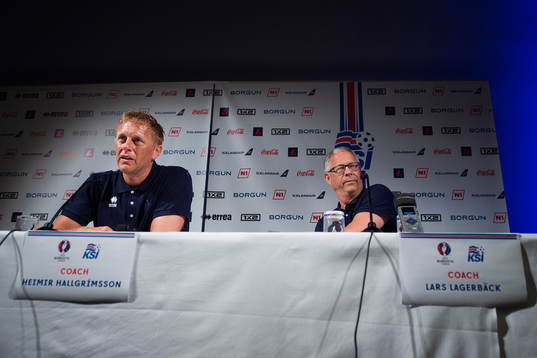 Islands förbundskaptener Heimir Hallgrimsson och Lars