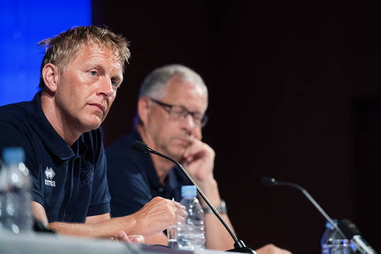 Islands förbundskaptener Heimir Hallgrimsson och Lars