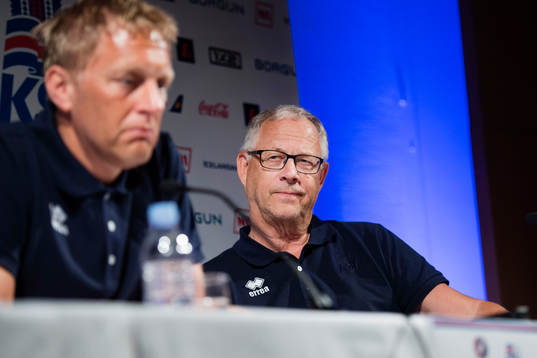 Islands förbundskaptener Heimir Hallgrimsson och Lars