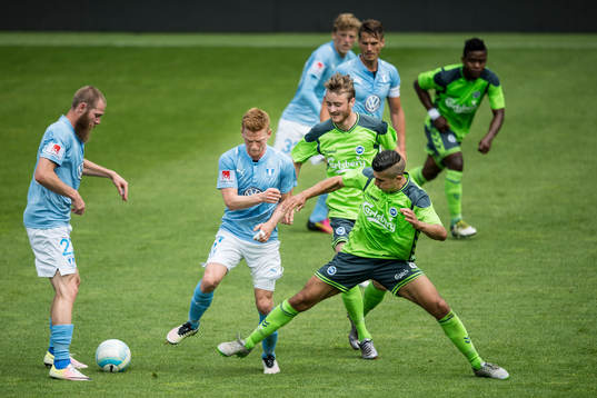 Malmö FFs Jo Inge Berget och Anders Christiansen mot
