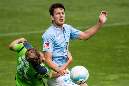 Malmö FFs Mattias Andersson och Odense Mathias Greve