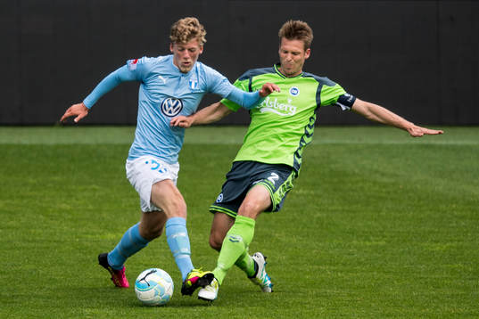 Malmö FFs Teddy Bergqvist och Odense Kenneth Emil Petersen