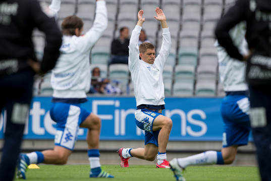 IFK Göteborgs Mikael Boman värmer upp innan