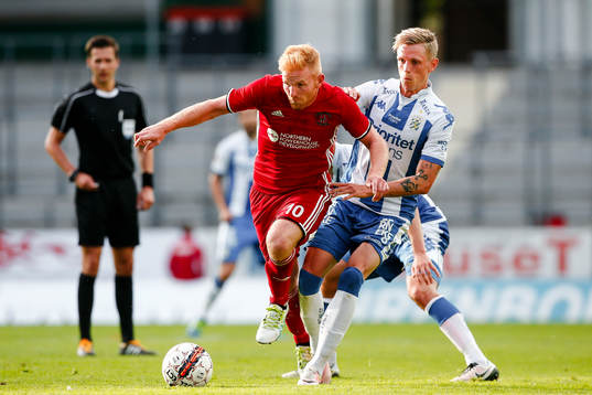 Llandudnos Marc Williams och IFK Göteborgs Sören Rieks