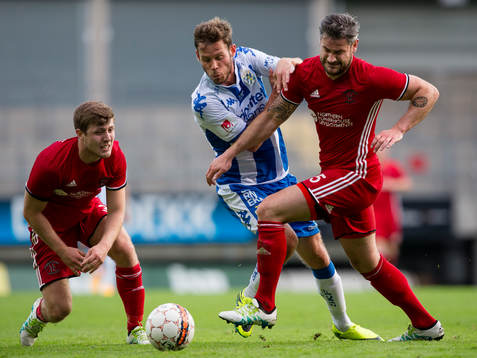 IFK Göteborgs Emil Salomonsson mot Llandudnos James Joyce