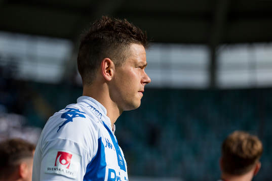 IFK Göteborgs Mads Albeck innan fotbollsmatchen i kvalet
