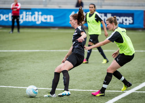 Emma Berglund och Lotta Schelin