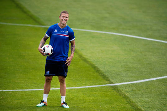 Ragnar Sigurdsson  på Islands fotbollslandslags träning