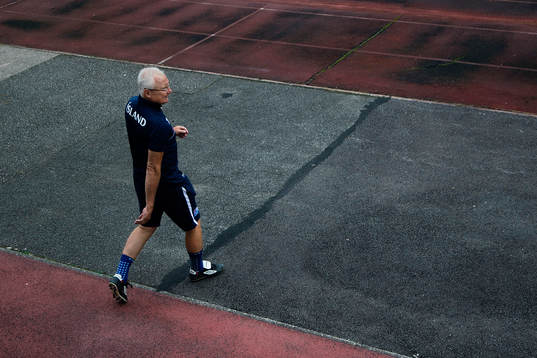 Roland Andersson på Islands fotbollslandslags träning