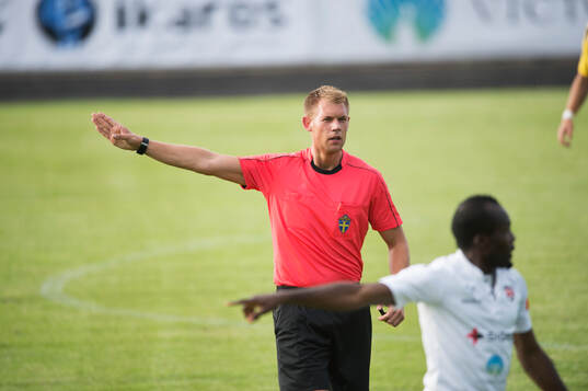 Domaren i matchen i division 2 mellan Rosengård och IFK