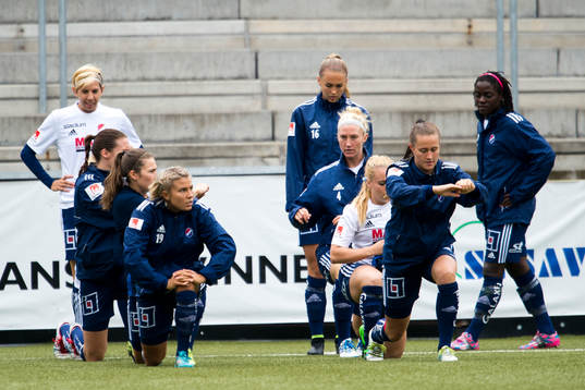 Kvarnsvedens spelare värmer upp