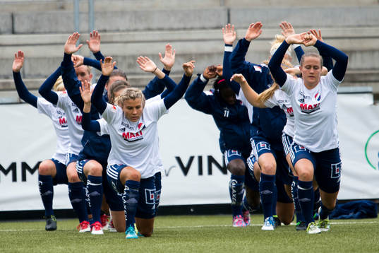 Kvarnsvedens spelare värmer upp