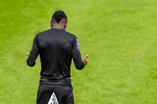 Varbergs Thomas Boakye innan han går in på planen före