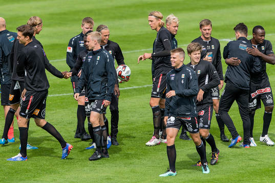 Varbergs lag före fotbollsmatchen i Superettan mellan