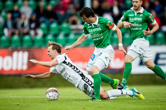 Ljungskiles Aleksandar Kitic tacklar GAIS Craig Henderson
