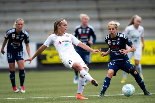 Rosengårds Lieke Martens och Kvarnsvedens Sarah Elnicky