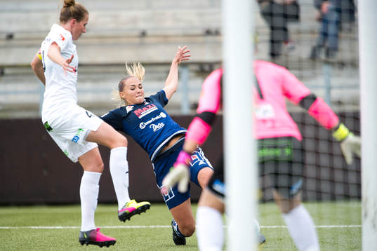 Kvarnsvedens Lova Lundin möter Rosengårds Emma Berglund