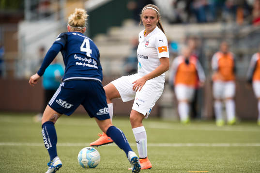 Rosengårds Lieke Martens och Kvarnsvedens Robyn Decker