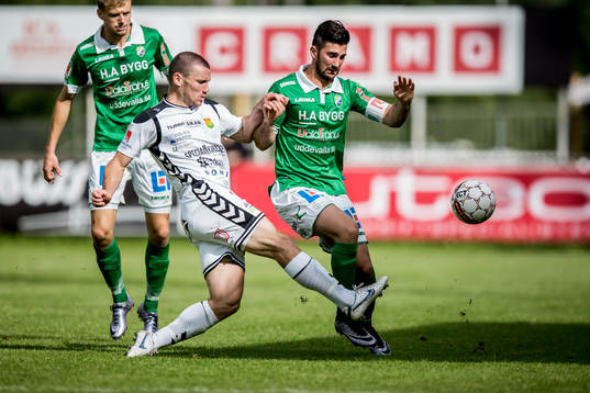 GAIS James Sinclair och Ljungskiles Allan Mohideen